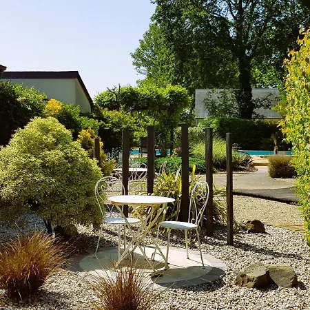 Maison D'hotes Avec Piscine Pres Du Mans, Ideale Pour Groupes Et Seminaires, Espaces Verts Et Confort Maximal - Fr-1-410-409 3* Changé